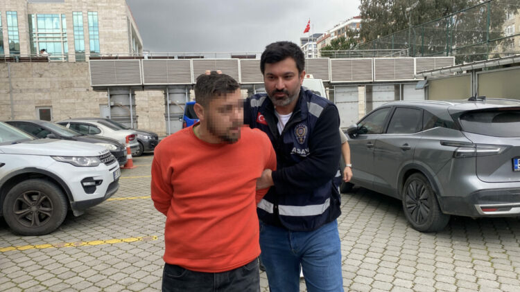 Aynı dernekte çalışan 2 arkadaşını tabancayla yaralayan şüpheli adliyede