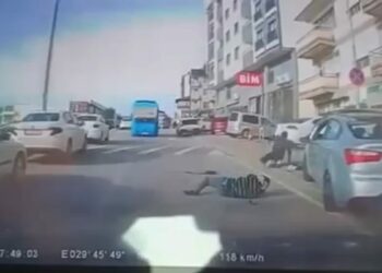 Otomobili ile çarptığı 3 kişiyi yaralayan sürücü: Uyuyakaldım