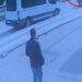 Otomobil, kaldırımdaki 2 çocuğa çarptı; kaza kamerada