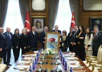 Cumhurbaşkanı Erdoğan, Türk Demokrasi Vakfı heyetini kabul etti