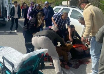Otobüsten inip, yolun karşısına geçmeye çalışan yayaya cip çarptı
