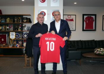 Mehmet Akif Üstündağ'dan TFF Başkanı Hacıosmanoğlu'na ziyaret