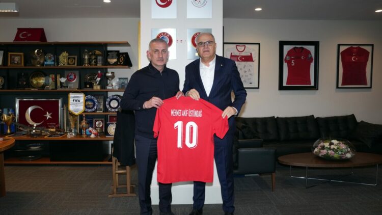 Mehmet Akif Üstündağ'dan TFF Başkanı Hacıosmanoğlu'na ziyaret