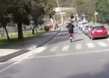 Beykoz’da trafikte tehlikeli hareketler yaptığı belirlenen motosikletliye 47 bin lira para cezası