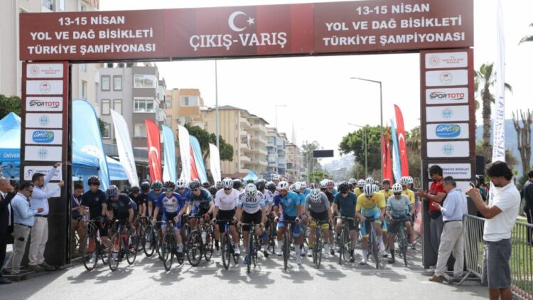 Ünilig Bisiklet Şampiyonası Alanya’da başladı