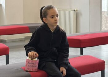 Kavanozda biriken iyilik; 9 yaşındaki Berra harçlıklarını şehit ailelerine bağışladı