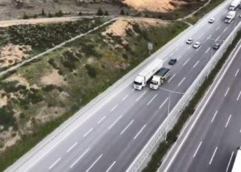 Sarıyer'de dronla takip edilen TIR'da kaçak tütün mamulleri ile çeşitli ürünler ele geçirildi
