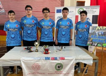 Türk öğrenciler, Yunanistan'da yapılan robot olimpiyatında 1'inci oldu