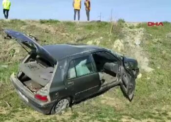 2 otomobil çarpıştı: 6 yaralı