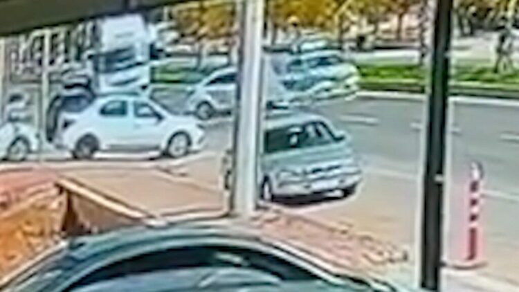 Şanlıurfa'da 2 otomobil çarpıştı; 3 yaşındaki Nazlı öldü