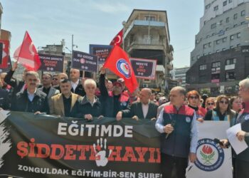 Zonguldak'ta öğretmenlerden Siverek'te yaşanan okul saldırısına tepki
