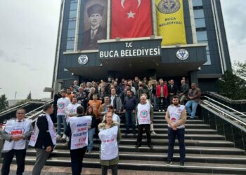 Buca Belediyesi'nde memurlar iş bırakma eyleminde