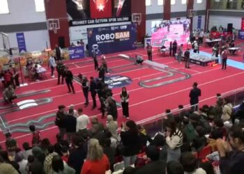 Robosam robot yarışması Samsun’da başladı