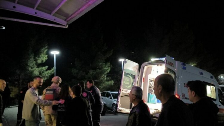 Kavgayı ayırmak isterken tabanca ile yaralandı