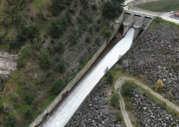 Kuraklık nedeniyle alarm veren barajlar doldu, kapaklar açıldı: Bursa, yeniden 'su şehri'
