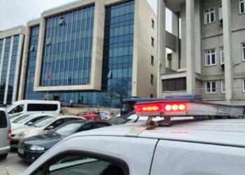 Okuluna saldırı yapacağına yönelik mesaj atan lise öğrencisi adliyede