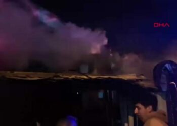 Çorlu'da müstakil evin terasında yangın