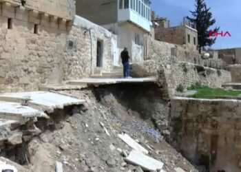 Mardin’de sağanak sit alanına zarar verdi, istinat duvarları çöktü
