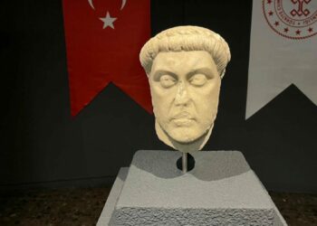 Smyrna Antik Kenti kökenli heykel başı, ABD'den Türkiye'ye iade edildi