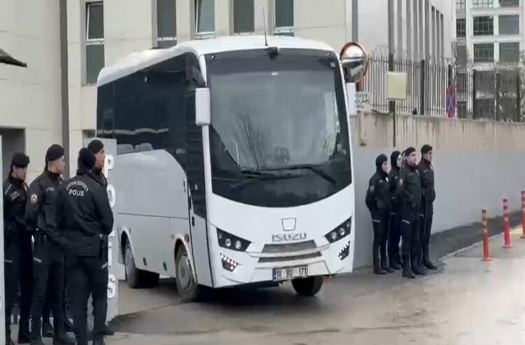 Bursa’daki ‘usulsüzlük’ ve ‘rüşvet’ soruşturmasında 3 kişi daha gözaltında