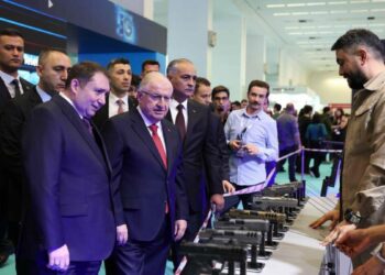 Bakan Güler'den teknoloji fuarına ziyaret
