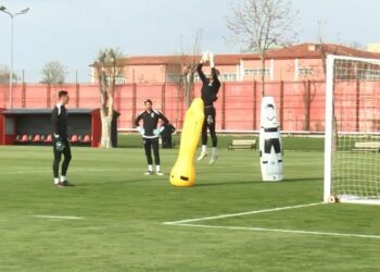Volkan Demirel: Galatasaray takımına karşı komple bir çalışma yaptık / Metin ve fotoğraf eklendi