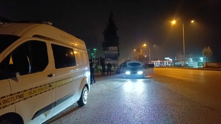 Tartıştığı kişiyi aracıyla takip edip, önüne keserek tabancayla vurdu
