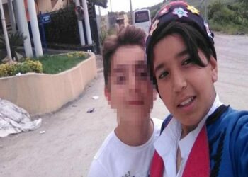 8 yıl önce tüfekle öldürülen Kerem’in ailesinin avukatı duruşma salonunda bastonla olayı canlandırdı