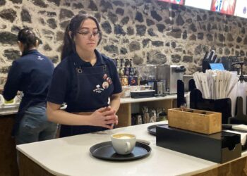 Kayak kazasında çenesi kırıldı, tedavi sürecinde hayali olan kitabı yazdı