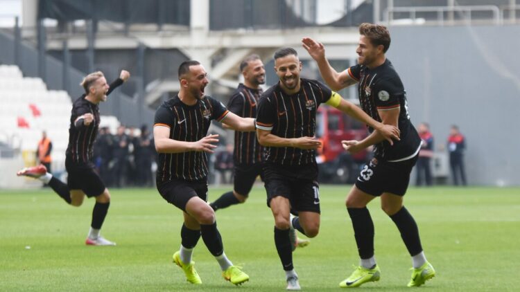 İzmir Çoruhlu FK kurtuluş arıyor