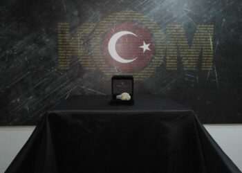 Endonezya'dan kaçak getirilen 80 karatlık pırlanta emniyette sergilendi