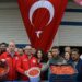 Manisa'da sezonun ilk kirazı 6 bin TL'den satıldı