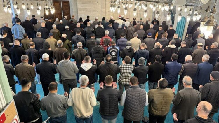 Okul saldırısında ölenler için Tekirdağ'da gıyabi cenaze namazı kılındı