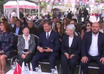 İzmir Kitap Fuarı 7'nci kez kapılarını açtı