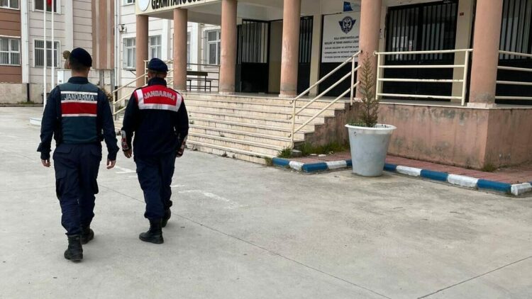 Manisa’da jandarma ekipleri sorumluluk bölgesindeki 474 okulda önlem aldı