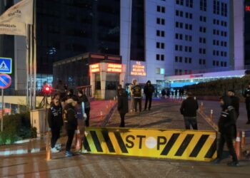 Ataşehir Belediyesi'ne operasyon: 18 gözaltı