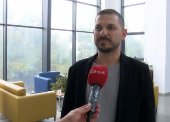 Prof. Dr. Anlı: Çocukların ebeveynleri teknolojik cihazlar değil, aile bireyleridir