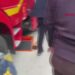 Sürücüsünün geri manevra yaptığı minibüsün çarptığı yaya yaralandı