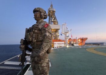 MSB: Somali'deki sondaj gemilerimize tam koruma sağlanıyor
