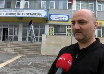 Okuldaki saldırıda silah seslerini duyan öğrenciler, sıraları siper yapmış