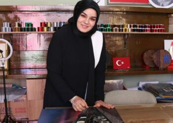 Evinin balkonunda başladığı filografi sanatını açtığı atölyesinde sürdürecek