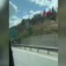 Yön levhasına çarpan otomobilin sürücü yaralandı
