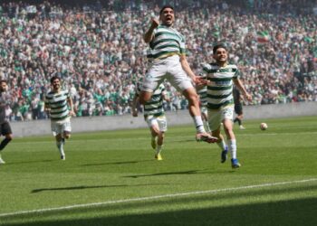 Şampiyonluğunu ilan eden Bursaspor 1'inci Lig'e yükseldi