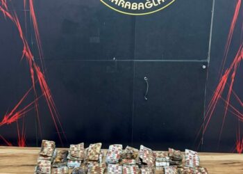 İzmir'deki ev yangınında uyuşturucu madde ele geçirildi; 10 gözaltı
