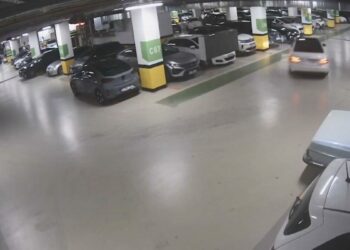 Sarıyer’de AVM otoparkında drift kamerada: 5 sürücüye 700 bin lira para cezası