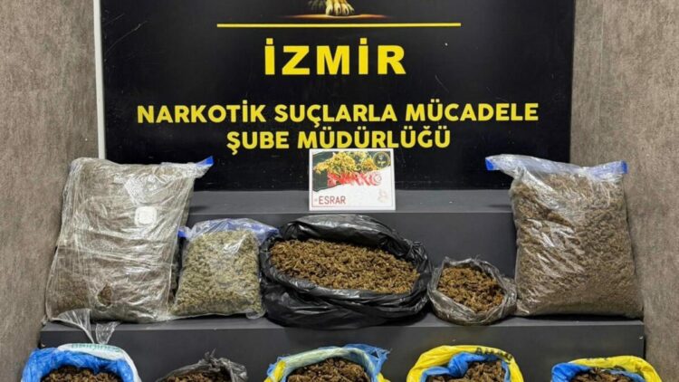 İzmir’de 16,5 kilo skunk ele geçirildi
