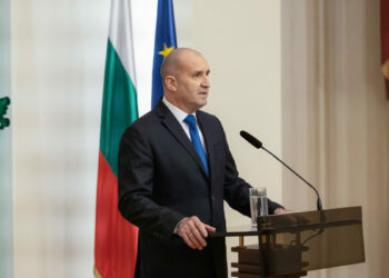 Bulgaristan'da eski Cumhurbaşkanı Radev sandıktan birinci çıktı