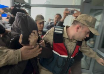 Gülistan Doku soruşturmasında gözaltına alınan eski başhekim adliyeye sevk edildi