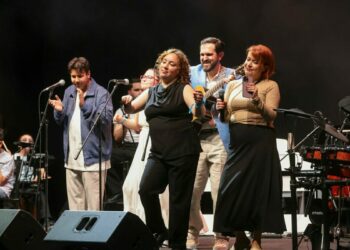 İzmir'de 'Sıradışı Çocuklar Orkestrası'ndan konser