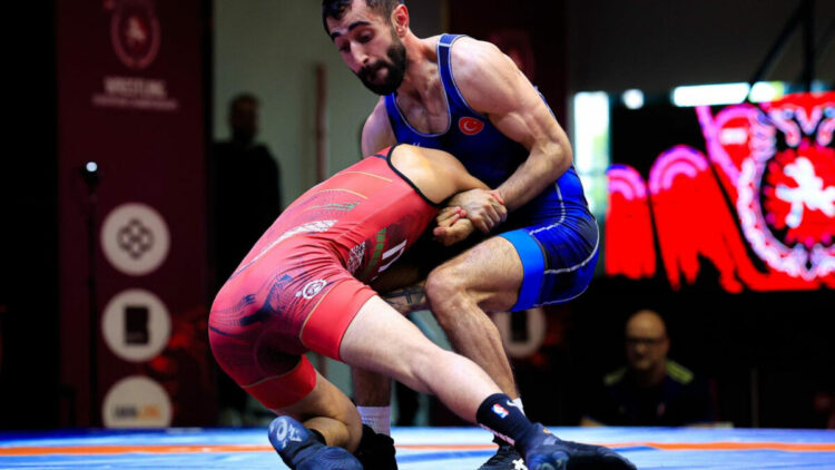 Ömer Halis Recep yarı finale yükselen üçüncü sporcu oldu
